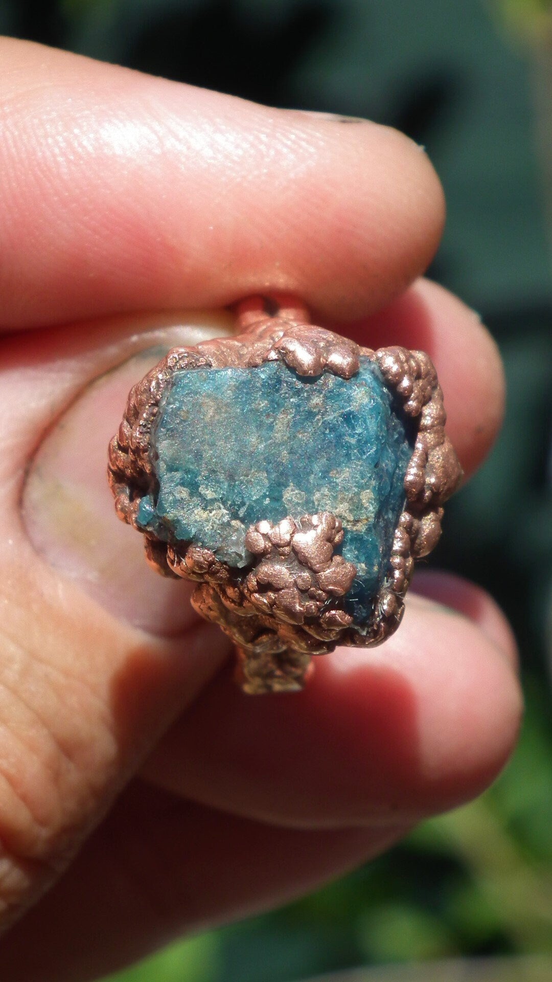 Blue apatite ring / Electroformed copper / Raw blue apatite