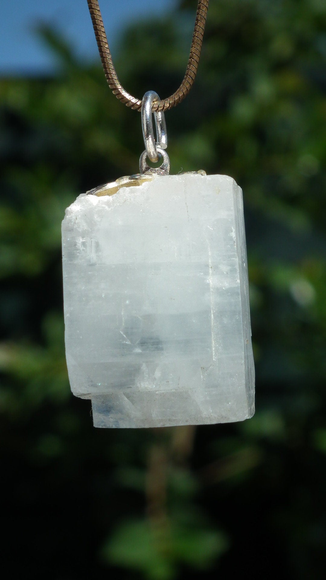 Apophyllite pendant / Raw apophyllite
