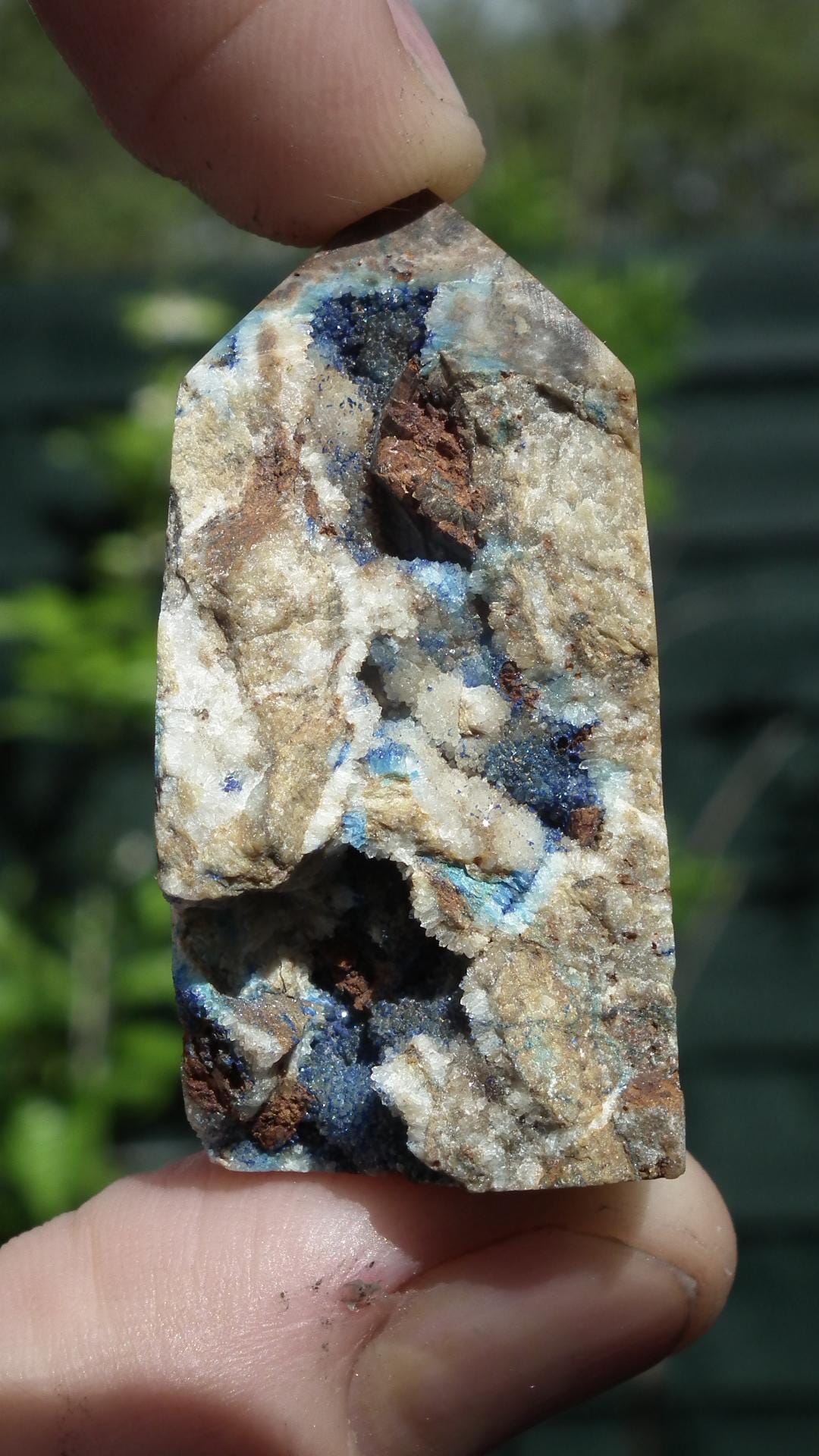 Azurite crystal // Azurite point // azurite tower