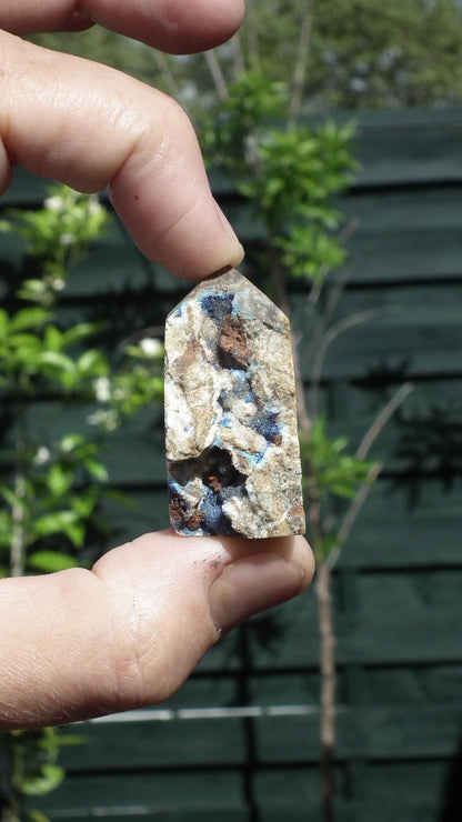 Azurite crystal // Azurite point // azurite tower