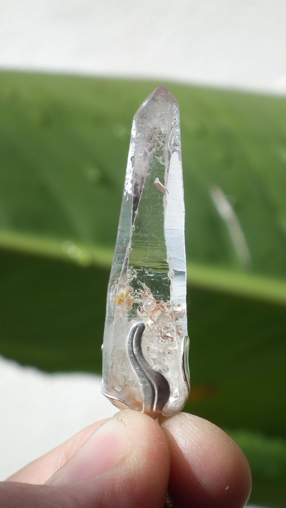Uv reactive crystal pendant // Petroleum quartz // Terminated quartz