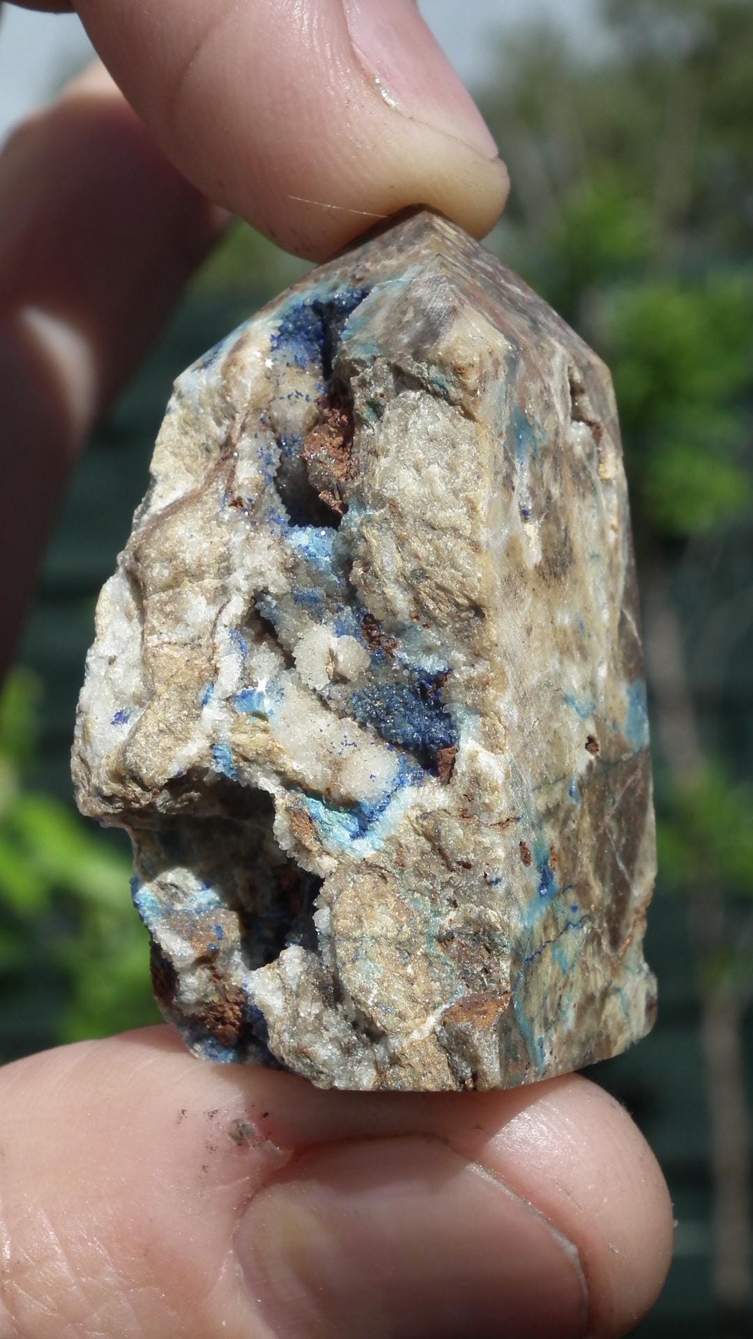 Azurite crystal // Azurite point // azurite tower