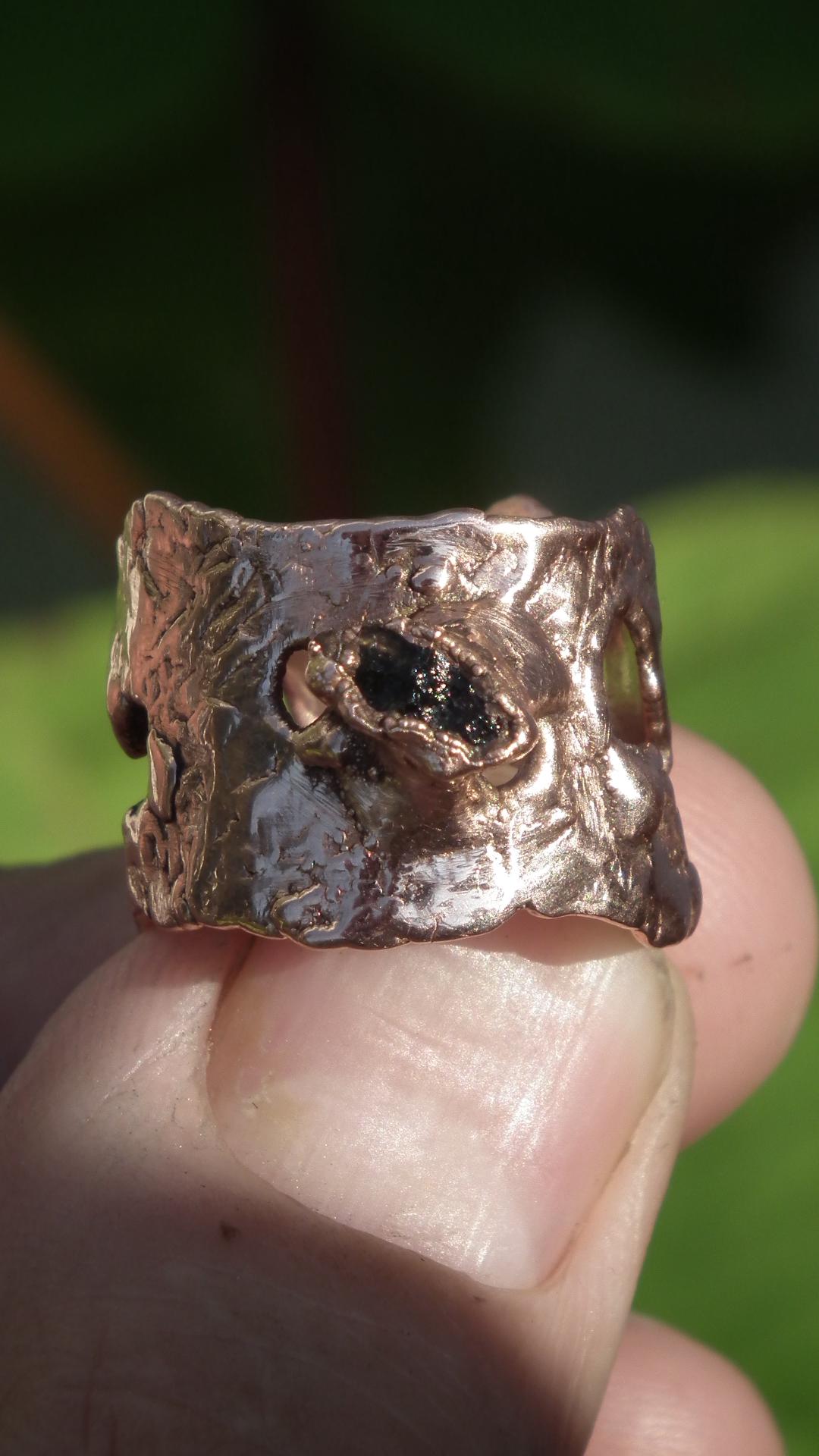 Raw moldavite ring / Bronze ring