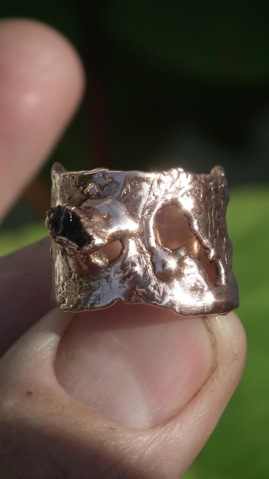 Raw moldavite ring / Bronze ring