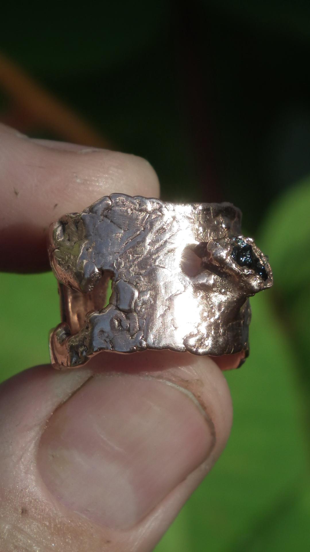 Raw moldavite ring / Bronze ring