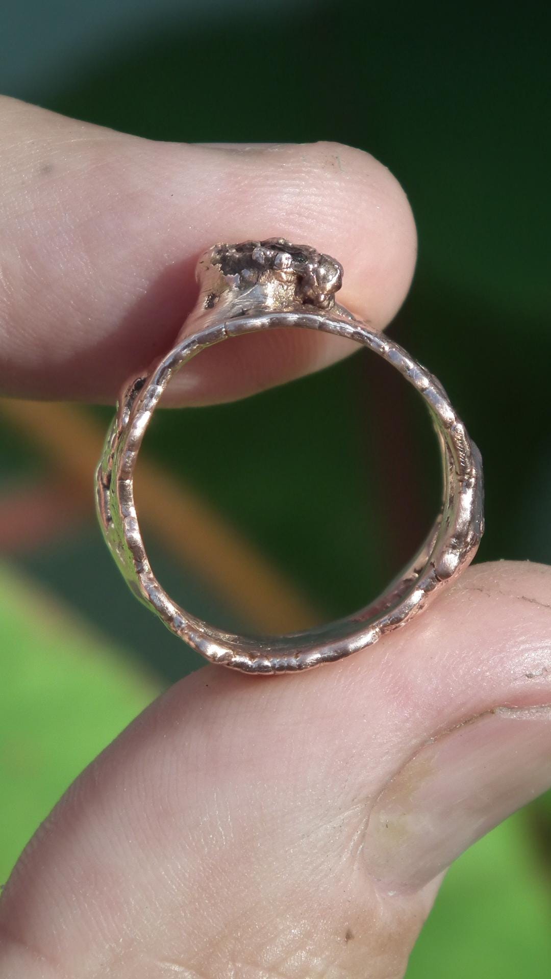 Raw moldavite ring / Bronze ring
