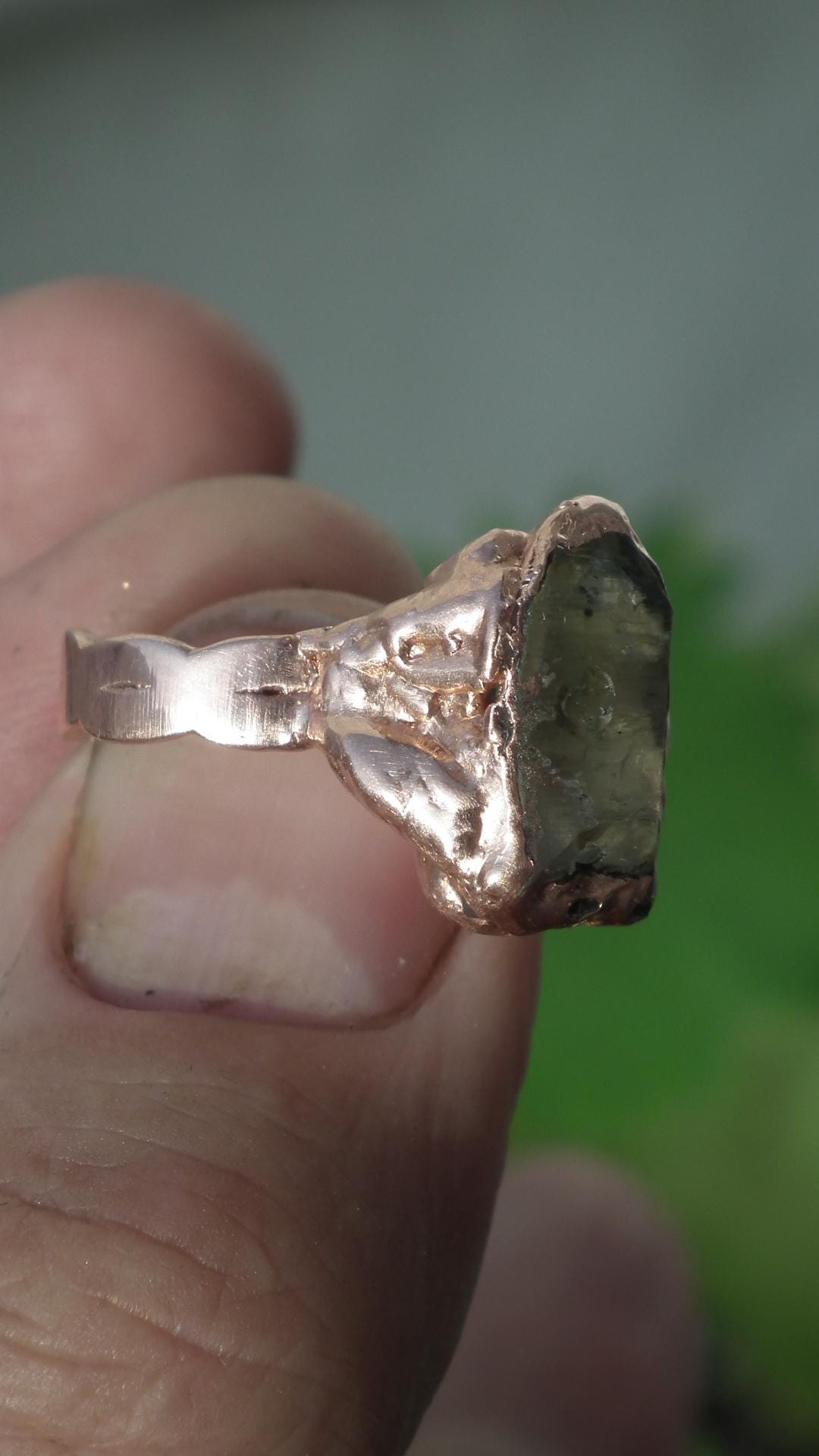 Enhydrokristalring // Uv-reactief kristal // Gouden enhydro // Elektrogevormd koper