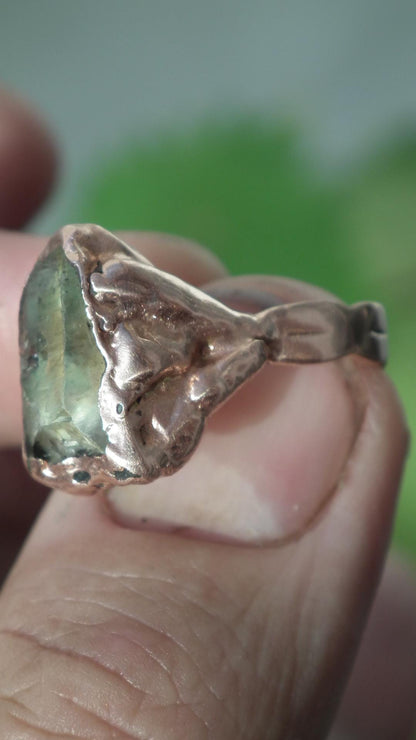 Enhydrokristalring // Uv-reactief kristal // Gouden enhydro // Elektrogevormd koper