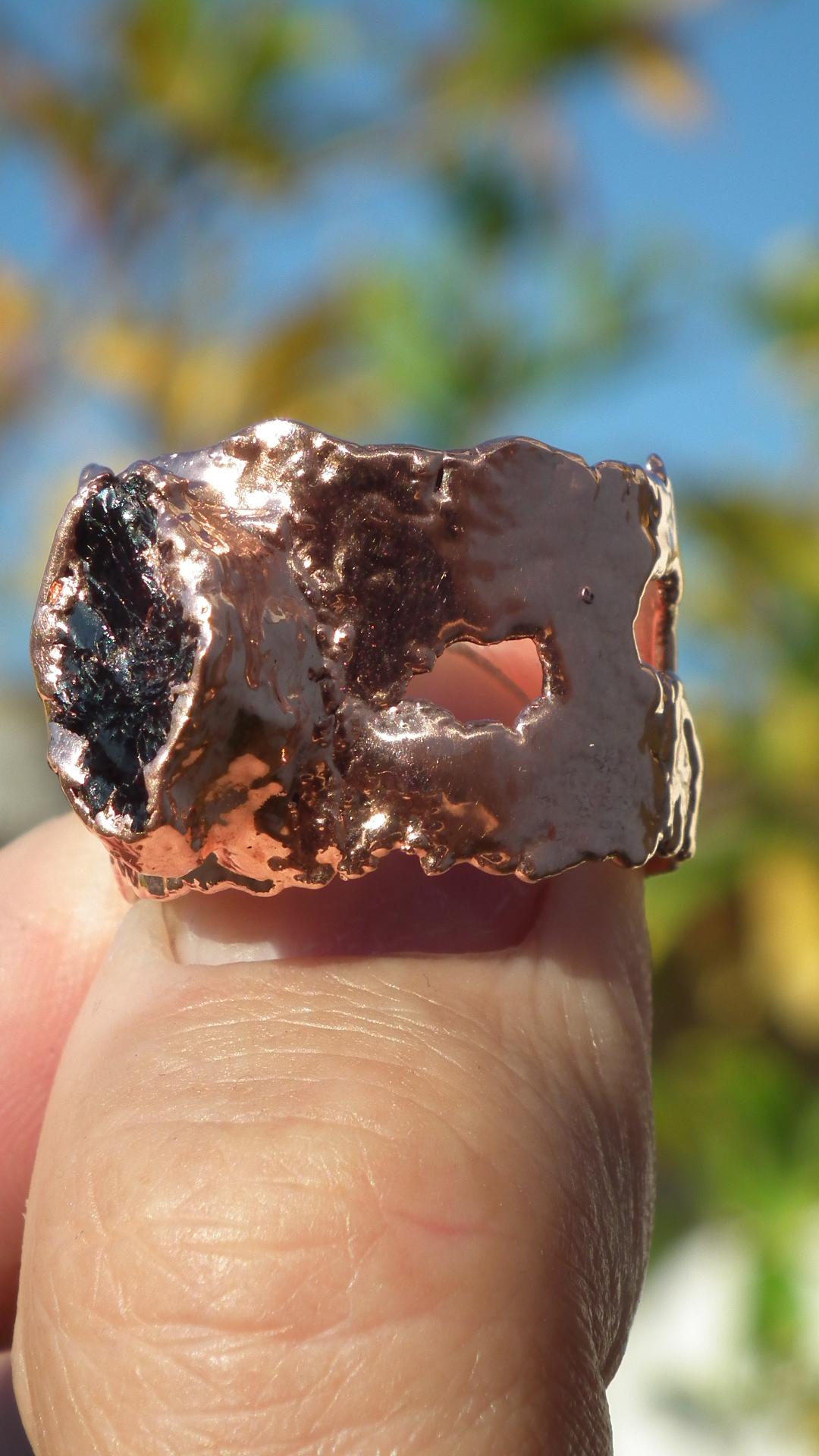 Raw garnet ring / Bronze ring