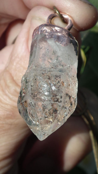 Hanger met uv-reactief kristal // Petroleumkwarts // Geëindigd kwarts