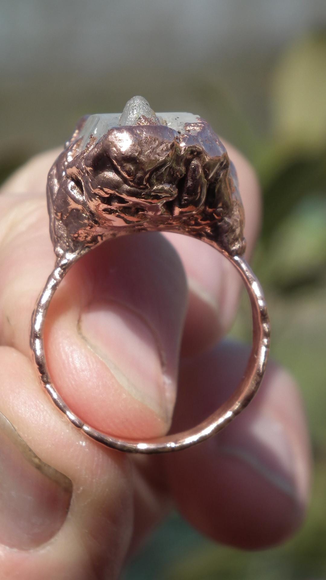 Enhydrokristalring // Uv-reactief kristal // Gouden enhydro // Elektrogevormd koper