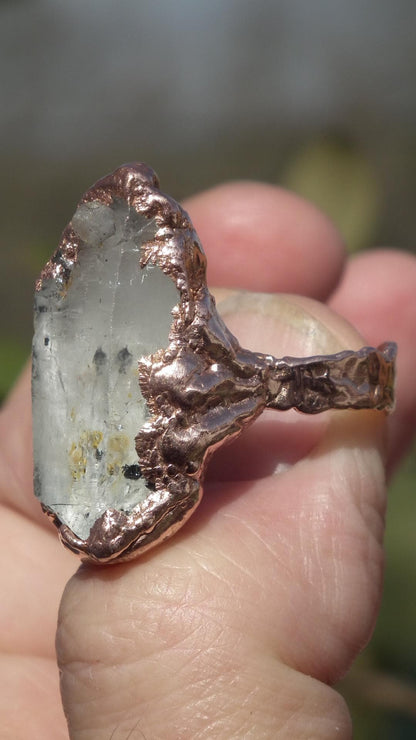 Enhydrokristalring // Uv-reactief kristal // Gouden enhydro // Elektrogevormd koper