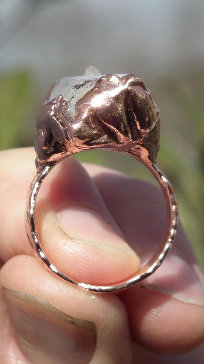 Enhydrokristalring // Uv-reactief kristal // Gouden enhydro // Elektrogevormd koper