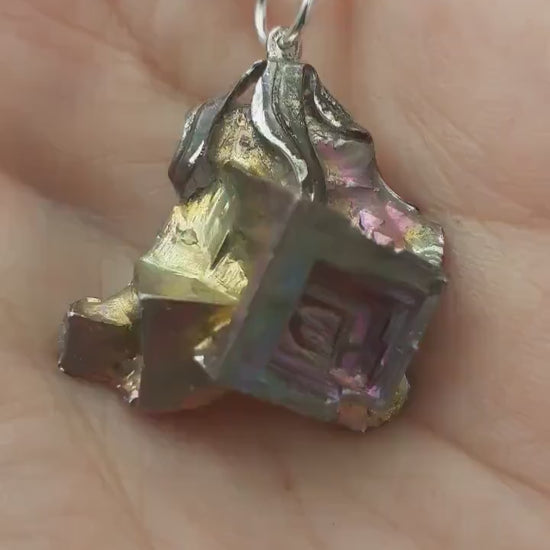 Bismuth pendant with silverplated bail
