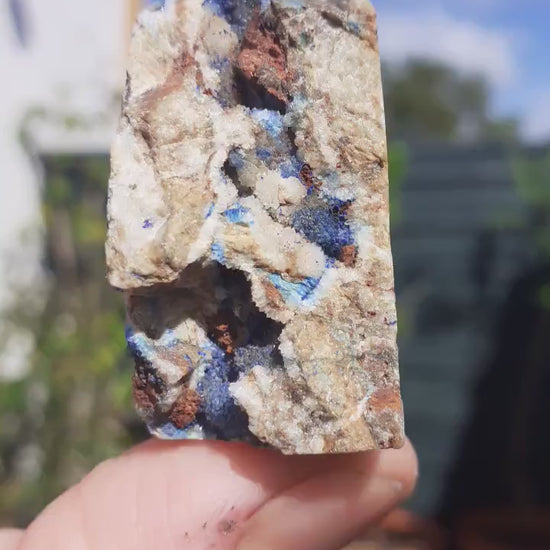 Azurite crystal // Azurite point // azurite tower
