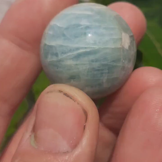 Auamarine sphere // Crystal sphere