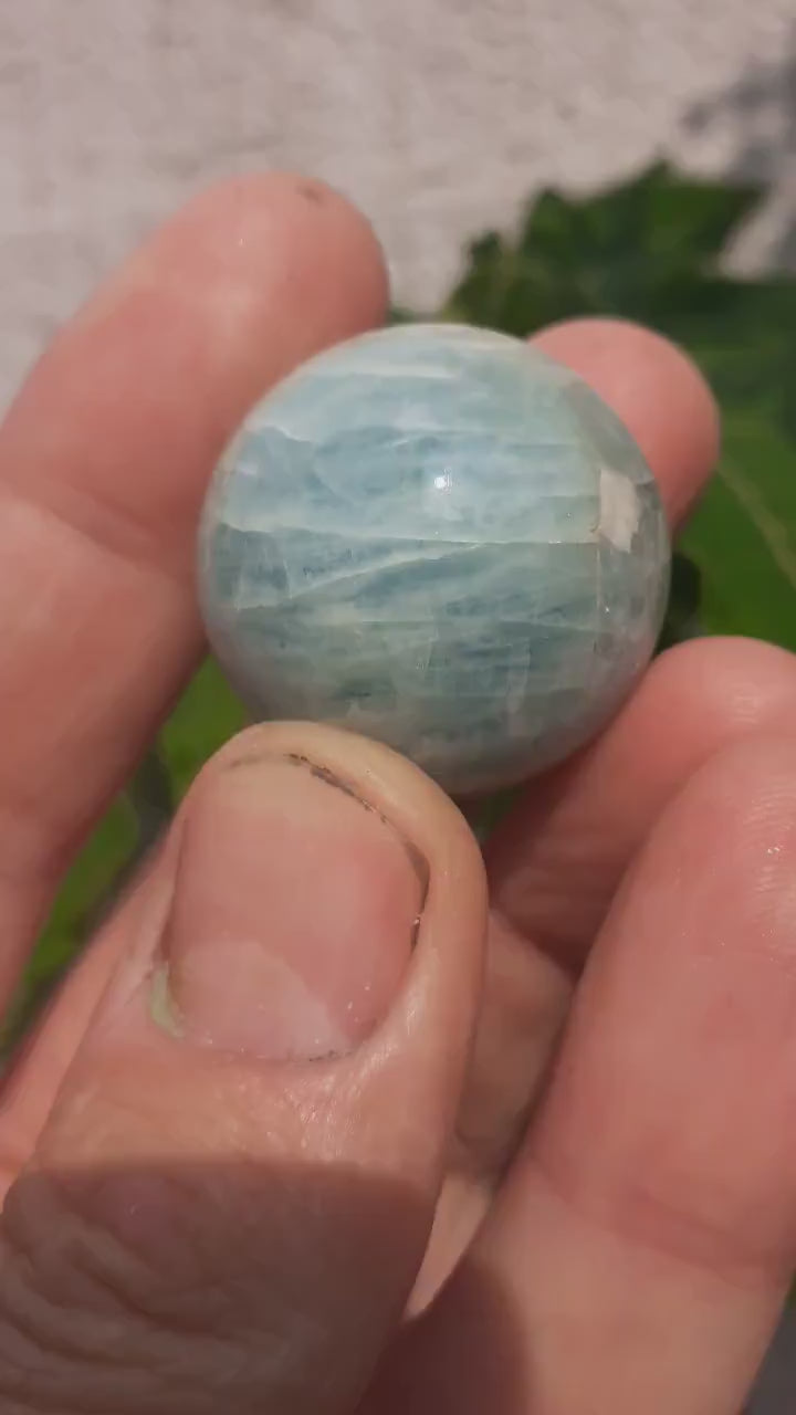 Auamarine sphere // Crystal sphere