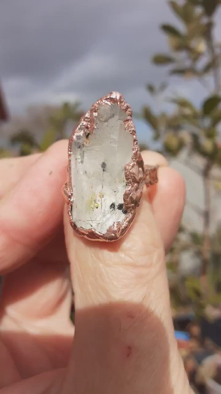 Enhydrokristalring // Uv-reactief kristal // Gouden enhydro // Elektrogevormd koper