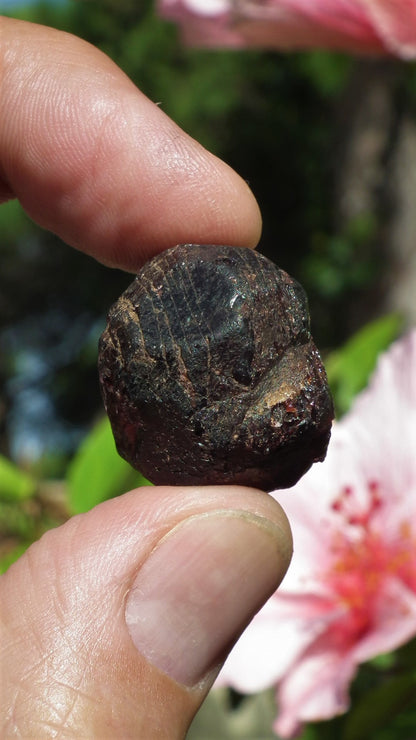 Garnet crystal // Raw garnet // Garnet Stone