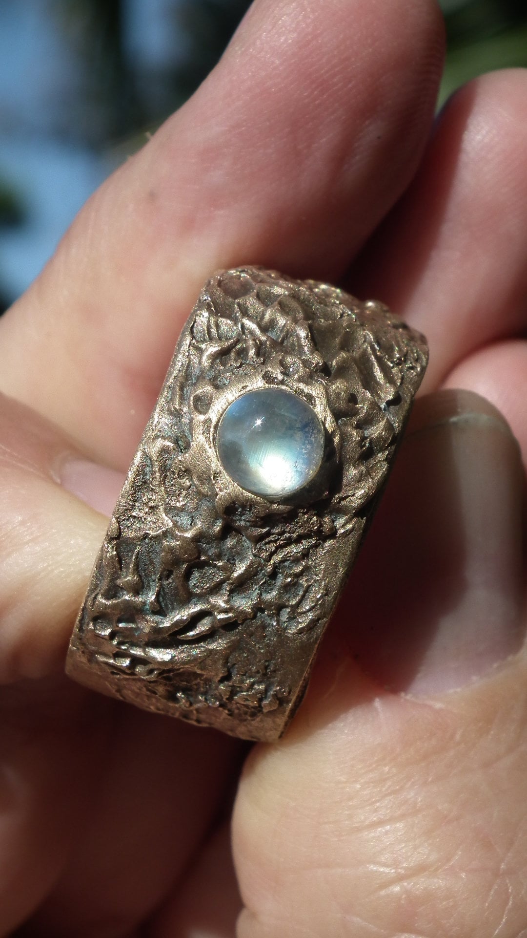 Bronze rainbow moonstone ring