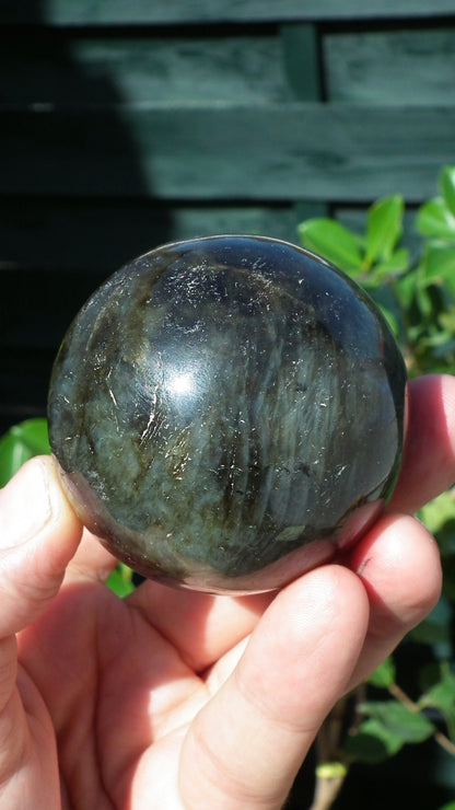 Labradorite sphere from Madagaskar // 62 mm sphere
