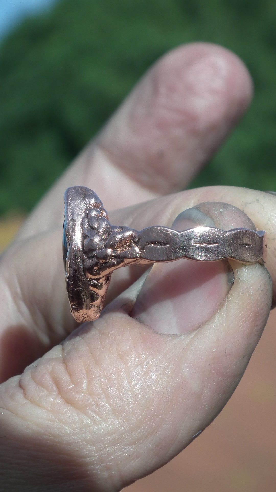Blue apatite ring / Electroformed copper / Raw blue apatite